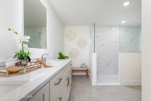 1085 Tahiti Avenue SE, Palm Bay, FL 32909