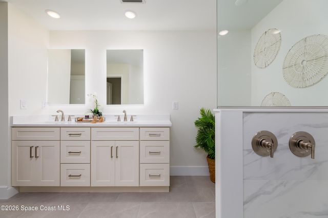 1085 Tahiti Avenue SE, Palm Bay, FL 32909