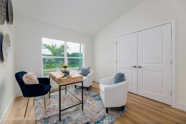 1085 Tahiti Avenue SE, Palm Bay, FL 32909