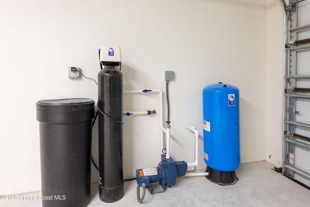 1085 Tahiti Avenue SE, Palm Bay, FL 32909