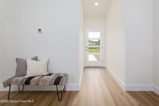 1085 Tahiti Avenue SE, Palm Bay, FL 32909