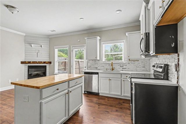 3732 Acorn Drive, Oakwood, GA 30566