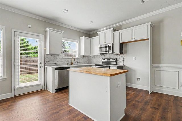 3732 Acorn Drive, Oakwood, GA 30566