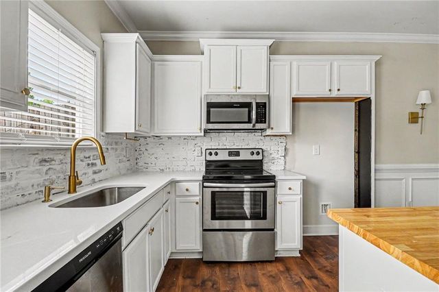 3732 Acorn Drive, Oakwood, GA 30566