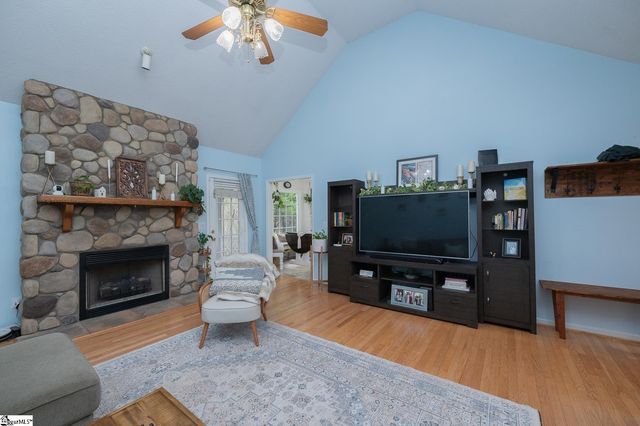 8 Pearle Brook Lane, Taylors, SC 29687