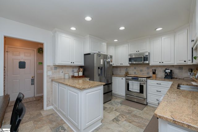 8 Pearle Brook Lane, Taylors, SC 29687