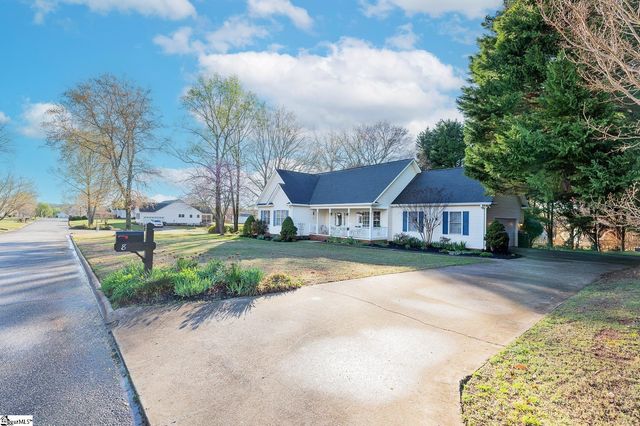 8 Pearle Brook Lane, Taylors, SC 29687