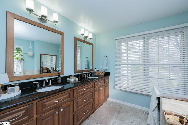 8 Pearle Brook Lane, Taylors, SC 29687