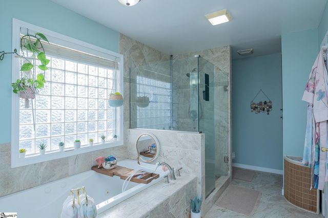 8 Pearle Brook Lane, Taylors, SC 29687