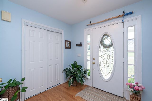 8 Pearle Brook Lane, Taylors, SC 29687