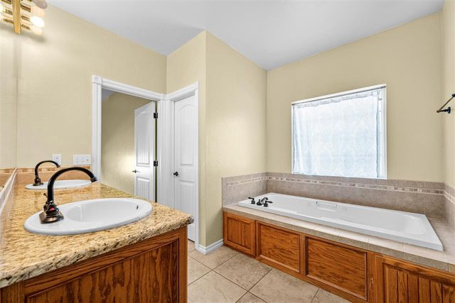 2619 NW Debracy Ave, Lawton, OK 73505