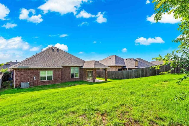 2619 NW Debracy Ave, Lawton, OK 73505