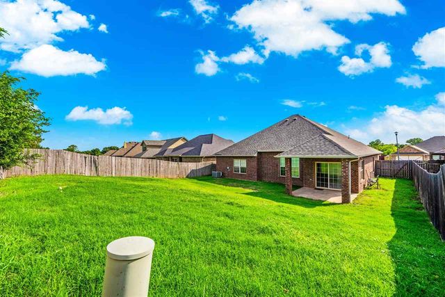 2619 NW Debracy Ave, Lawton, OK 73505