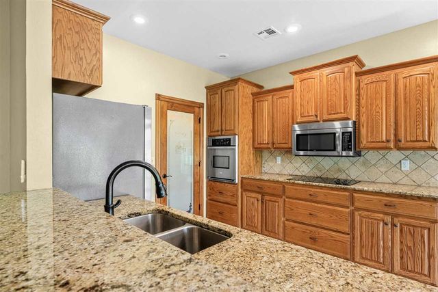 2619 NW Debracy Ave, Lawton, OK 73505