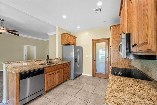 2619 NW Debracy Ave, Lawton, OK 73505