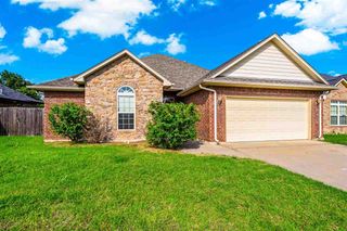 2619 NW Debracy Ave, Lawton, OK 73505