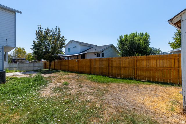 5579 W LOPALENA CIR, West Jordan, UT 84081
