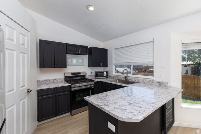 5579 W LOPALENA CIR, West Jordan, UT 84081