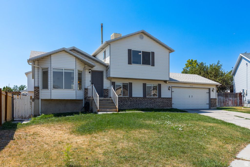 5579 W LOPALENA CIR, West Jordan, UT 84081