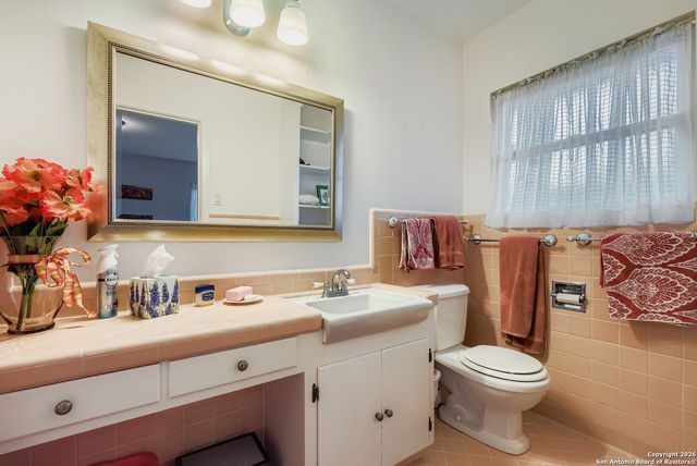 615 Cave, San Antonio, TX 78209