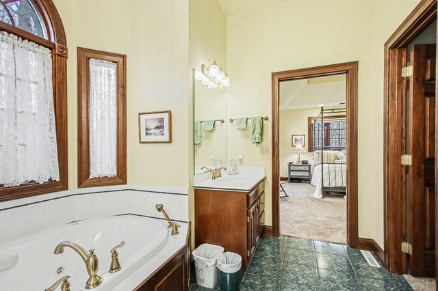 2508 Pebble Beach Drive, Valparaiso, IN 46383