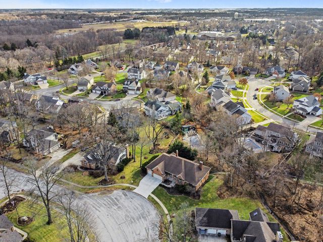 2508 Pebble Beach Drive, Valparaiso, IN 46383