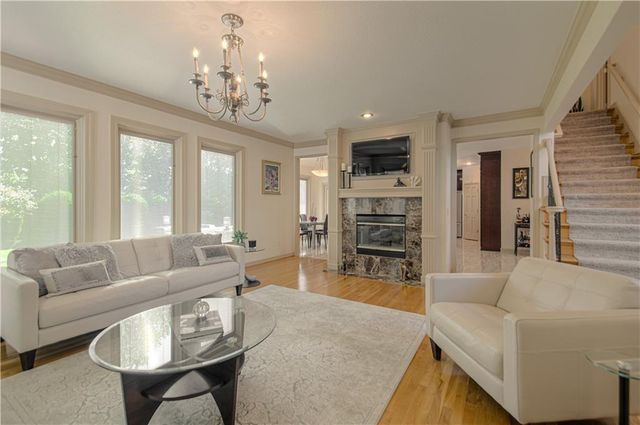 5319 W 132nd Terrace, Leawood, KS 66209