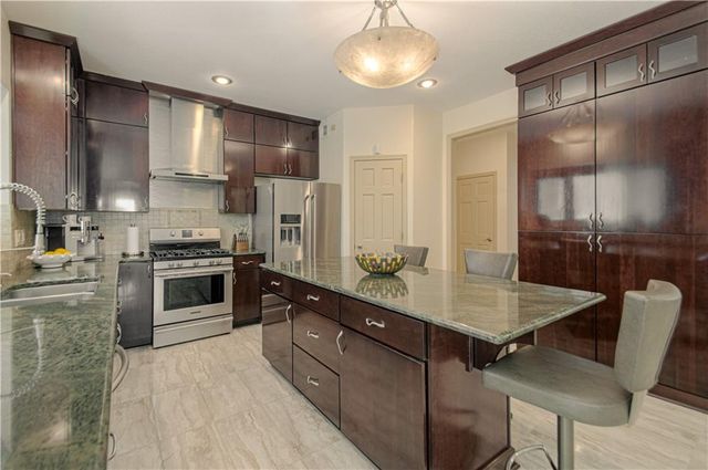 5319 W 132nd Terrace, Leawood, KS 66209
