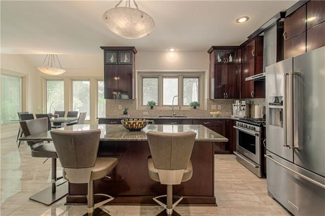 5319 W 132nd Terrace, Leawood, KS 66209