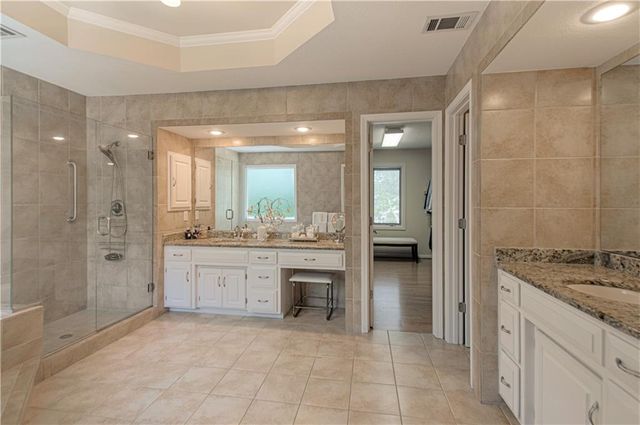 5319 W 132nd Terrace, Leawood, KS 66209