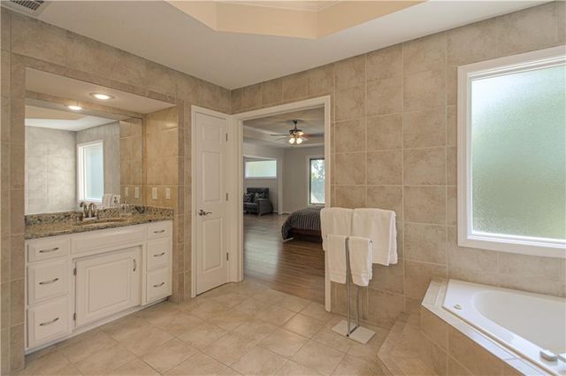 5319 W 132nd Terrace, Leawood, KS 66209