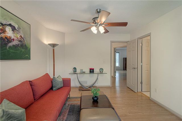 5319 W 132nd Terrace, Leawood, KS 66209