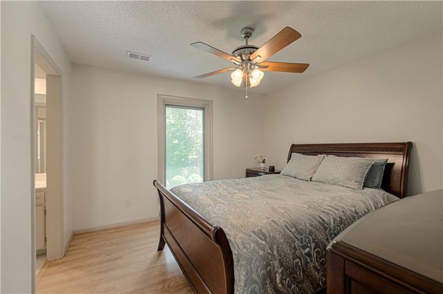 5319 W 132nd Terrace, Leawood, KS 66209