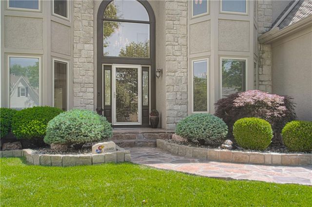 5319 W 132nd Terrace, Leawood, KS 66209