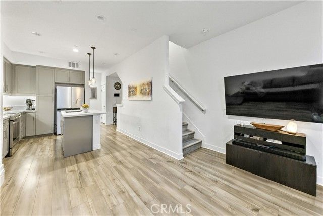 2560 Valentina Way 2, Commerce, CA 90040