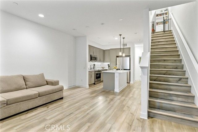 2560 Valentina Way 2, Commerce, CA 90040