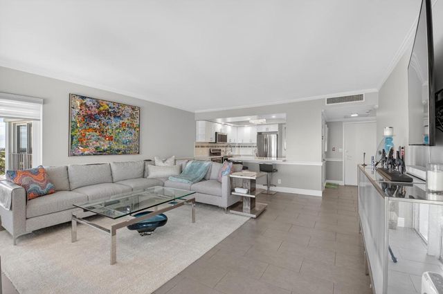 555 SE 6th Avenue 9g, Delray Beach, FL 33483