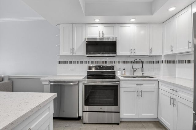 555 SE 6th Avenue 9g, Delray Beach, FL 33483