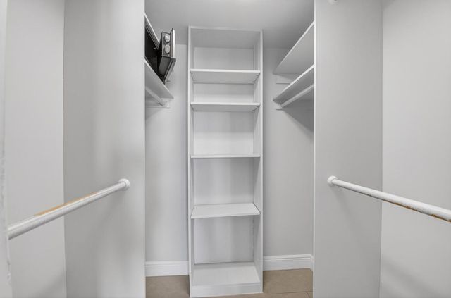 555 SE 6th Avenue 9g, Delray Beach, FL 33483