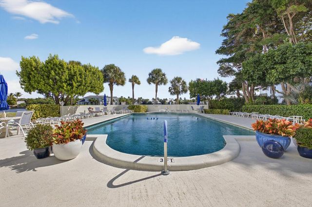 555 SE 6th Avenue 9g, Delray Beach, FL 33483