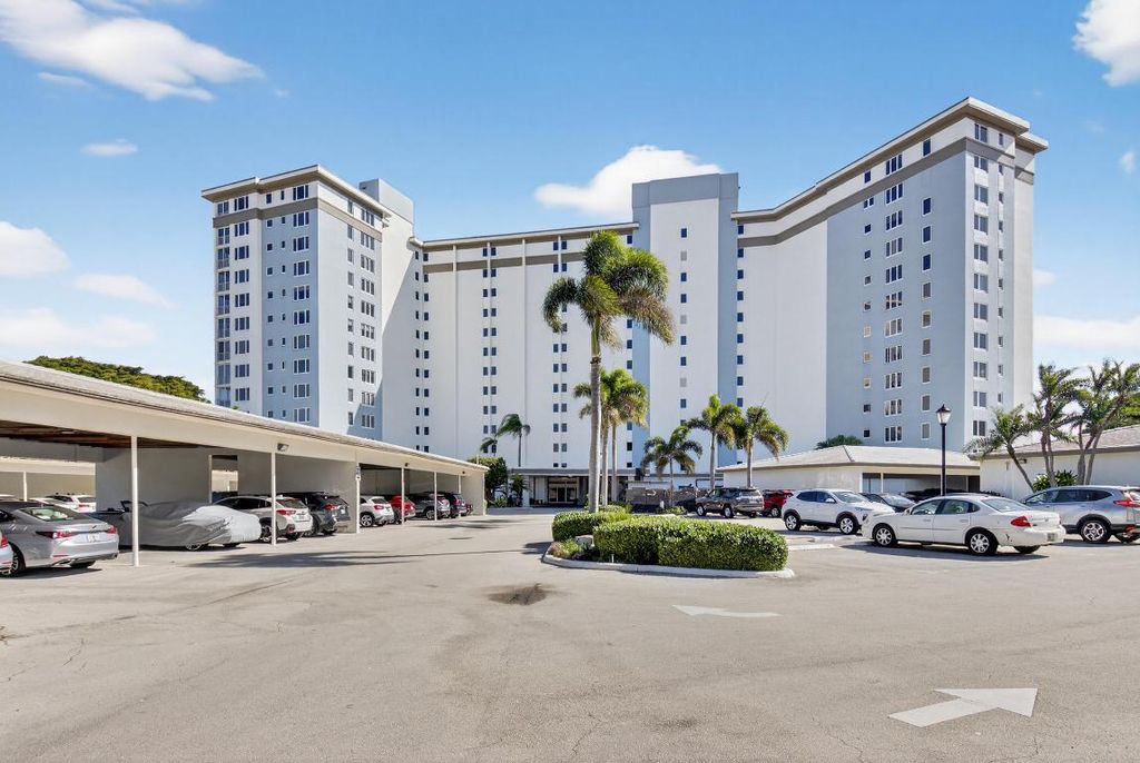 555 SE 6th Avenue 9g, Delray Beach, FL 33483