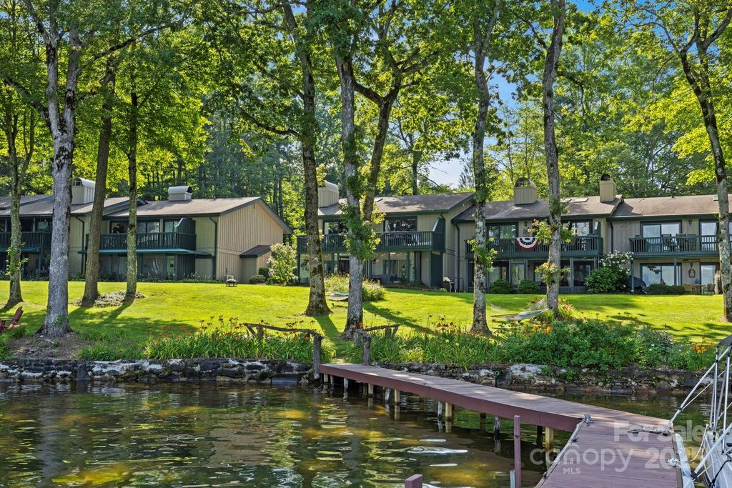 28 Toxaway Point B7, Lake Toxaway, NC 28747