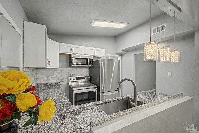 8625 Stockdale Ave, Pensacola, FL 32514