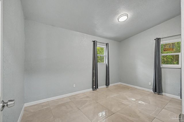 8625 Stockdale Ave, Pensacola, FL 32514