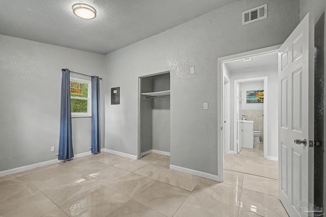 8625 Stockdale Ave, Pensacola, FL 32514