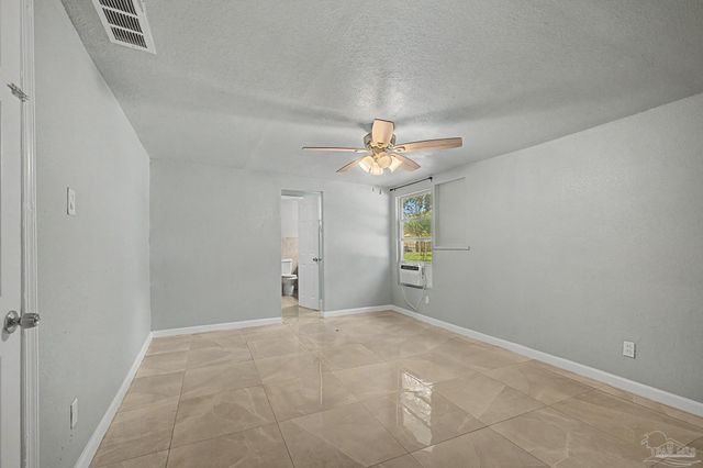 8625 Stockdale Ave, Pensacola, FL 32514