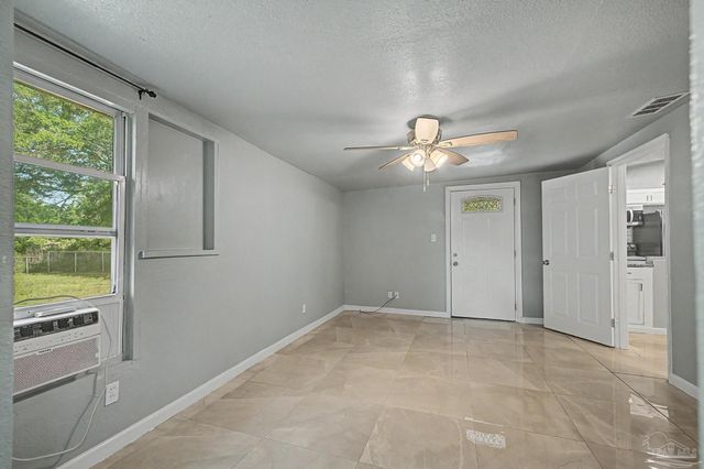 8625 Stockdale Ave, Pensacola, FL 32514