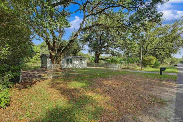 8625 Stockdale Ave, Pensacola, FL 32514