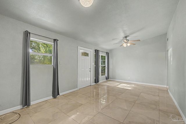 8625 Stockdale Ave, Pensacola, FL 32514