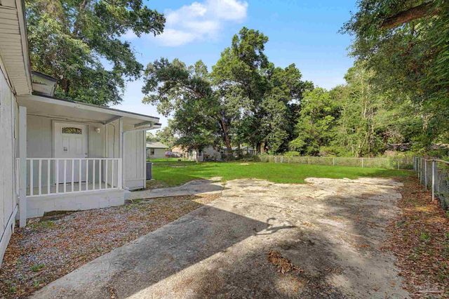 8625 Stockdale Ave, Pensacola, FL 32514